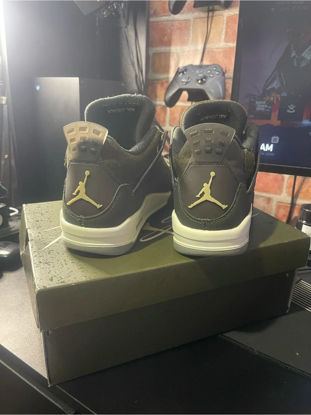 Jordan Air Jordan 4 Retro SE Craft GS - Olive Green & Pale Vanilla